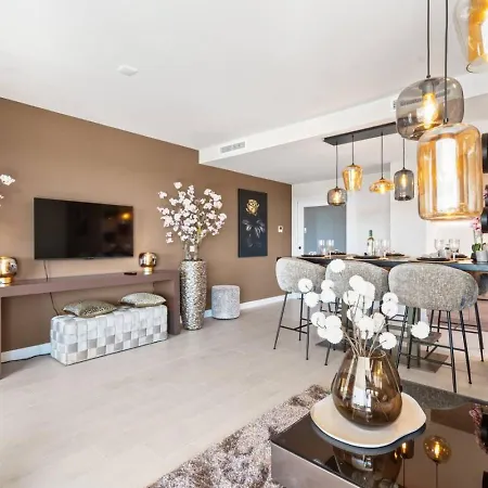 Luxury 3br - Jacuzzi, Garden And Pool *