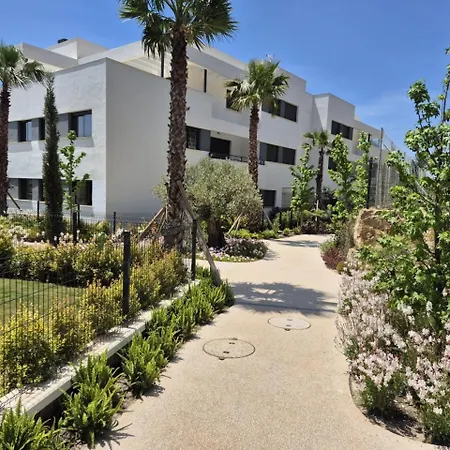 Luxury 3br - Jacuzzi, Garden And Pool