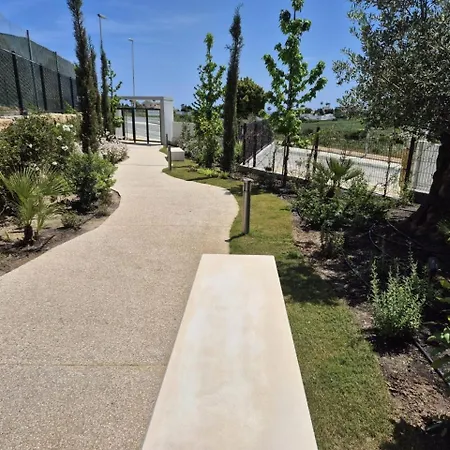 Luxury 3br - Jacuzzi, Garden And Pool Apartmán